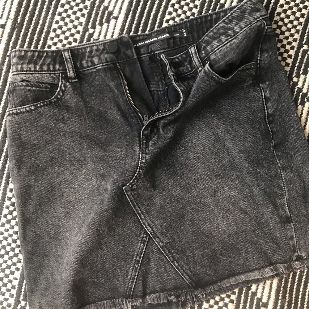 Volcom black fitted mini skirt